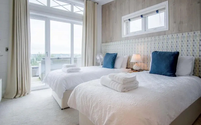 Shearwater 30 - 2 Bedroom Lodge - Summerhill