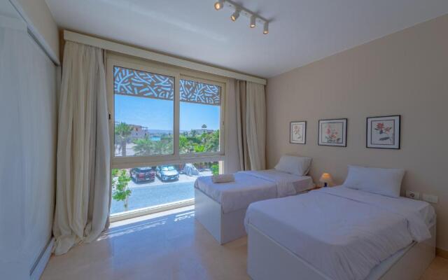 Elegant 2-Bedroom Apartment in Mangroovy, Pool & Beach