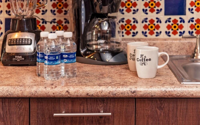 New, Modern Centro Monterrey 4SB, 1 Bathroom by Mty Living S1 704