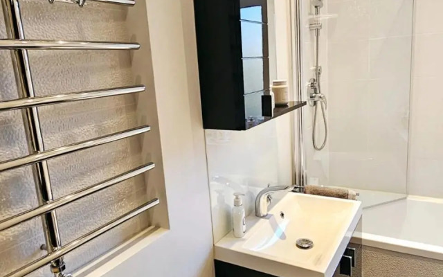 Modern 2 bedroom apartment in the city centre