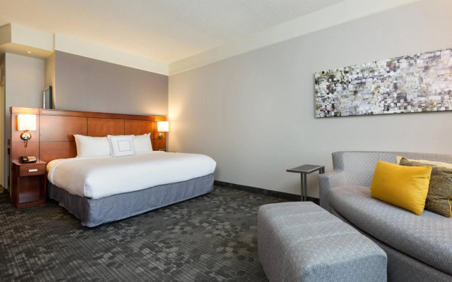 Courtyard by Marriott Houston by the Galleria