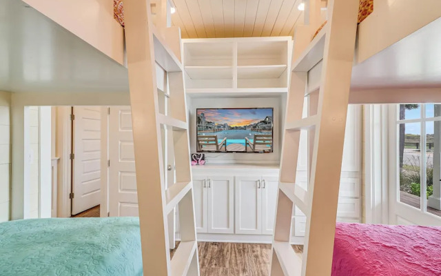 Seaside Shanty 125 SE