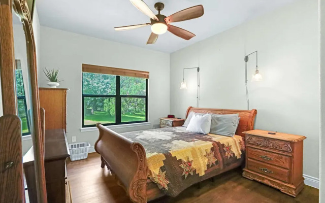 Beautiful Lakefront Cabin Something For Everyone