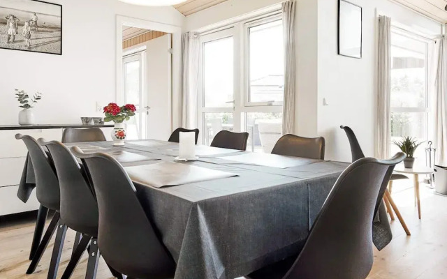 8 Person Holiday Home in Nexo-by Traum
