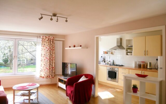 Bright 2 Double Bedrooms Apartment