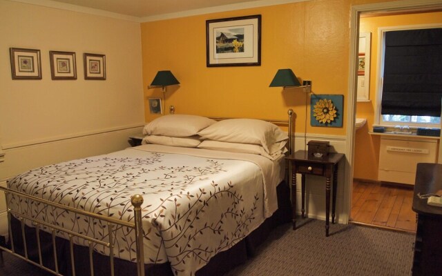 Strawberry Creek Inn Bed & Breakfast