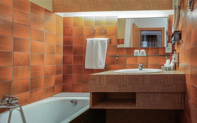 Logis Hotel Domaine Le Moulin