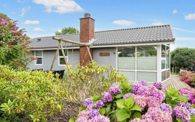 6 Person Holiday Home in Hejls