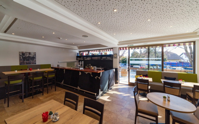 Arion Airport Hotel