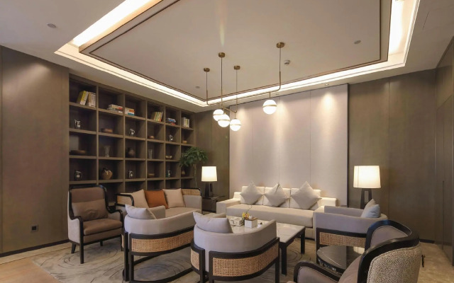 Ruisheng International Business Club Hotel