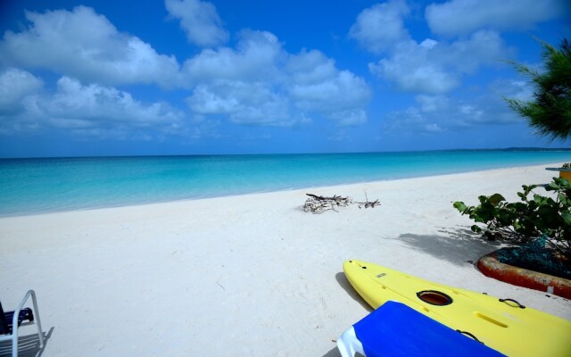 Rollezz Villas Beach Resort