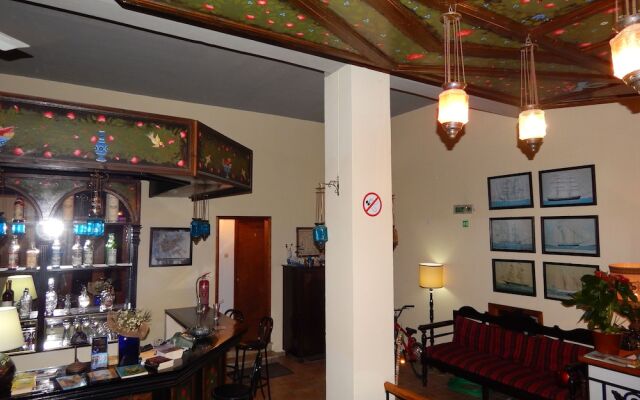 Kasteli Suites