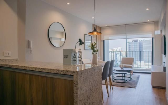 Picturesque 2BR With Fantastic Pool in Miraflores