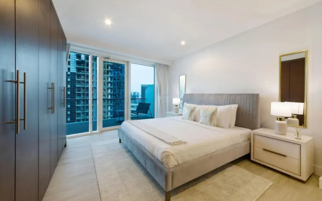 Spectacular Duplex Apt w Canal Views