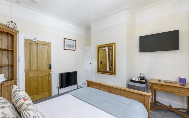 Apartment in Brighton Near the Beach