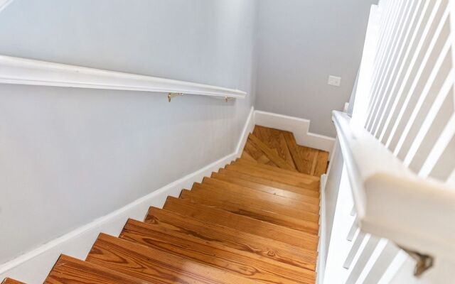 Spacious Apartment Downtown