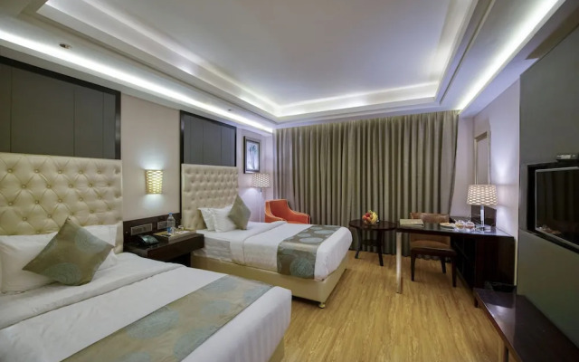 Om Clarks Inn Raebareli