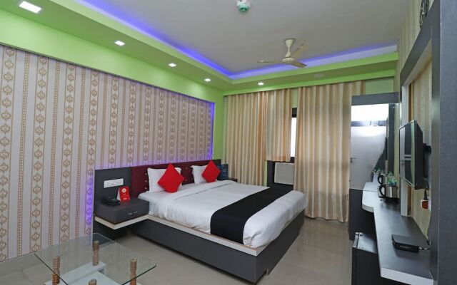 Capital O 30565 Pabitra Royal Regency