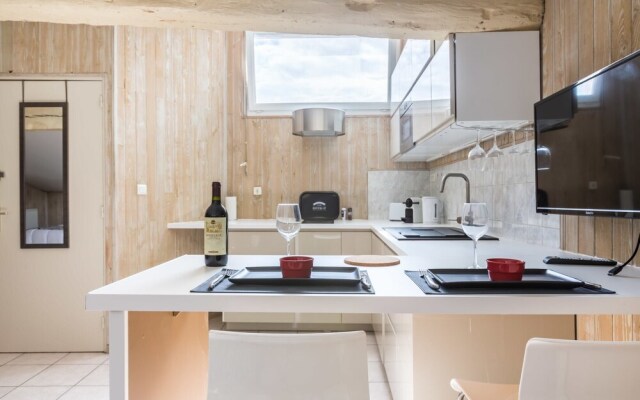 Lovely Attic Studio In Capucins