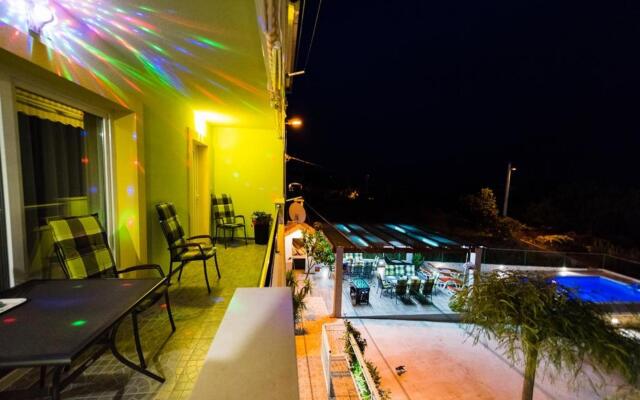 MARISKA - with swimming pool - A2(6+2)