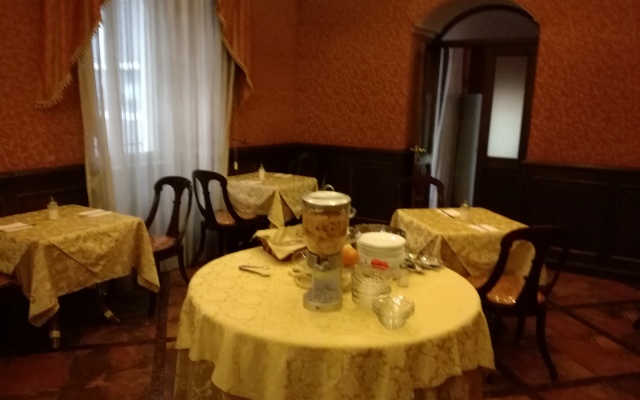 Smart Station Hotel
