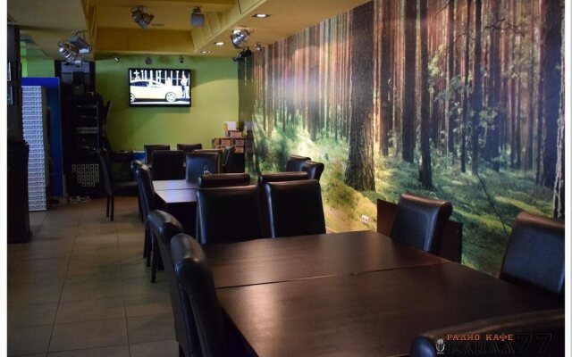 Radio Cafe Kanal 77 Hotel