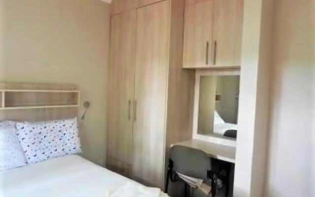 2 Bedroomed Apartment With En-suite and Kitchenette - 2067