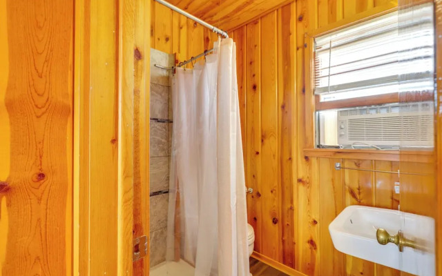 2 Mi to Spearfish Canyon: Central Getaway!