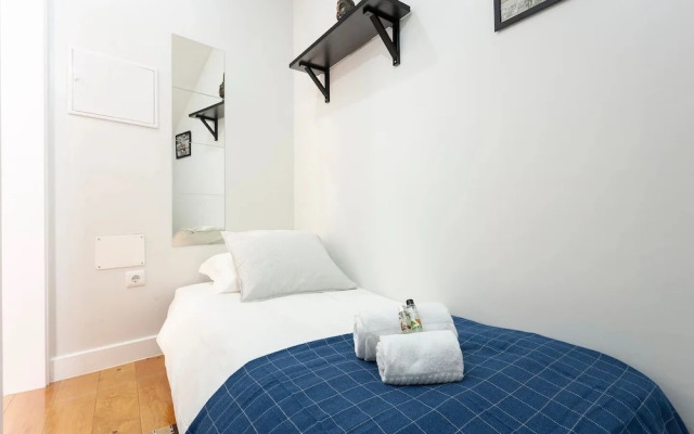 Alfama Spacious 2-Bed Near Feira Da Ladra