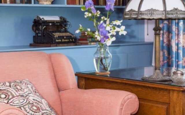 Oak Grove Bed and Breakfast