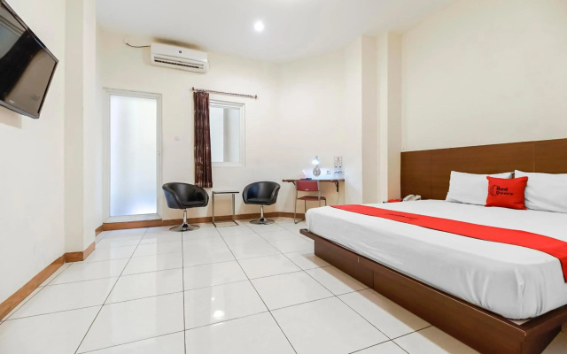 RedDoorz Plus @ Karebosi Area 2