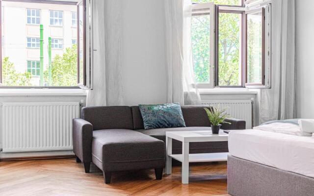 Brilliant 2BR Apt. near AKH-Hospital