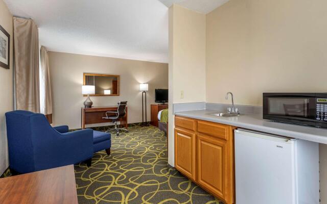 Comfort Inn Muscatine near Hwy 61