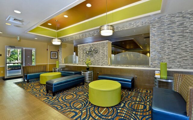 Comfort Inn & Suites Near Universal Orlando Resort - Convention Ctr