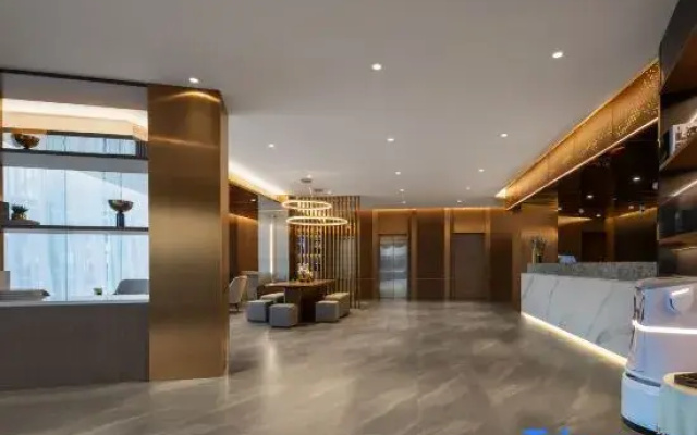 Home Inn Plus(Yantai Fuhai Road RT-Mart Store)