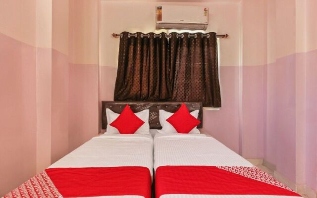 OYO 22085 Raj Banjara White House