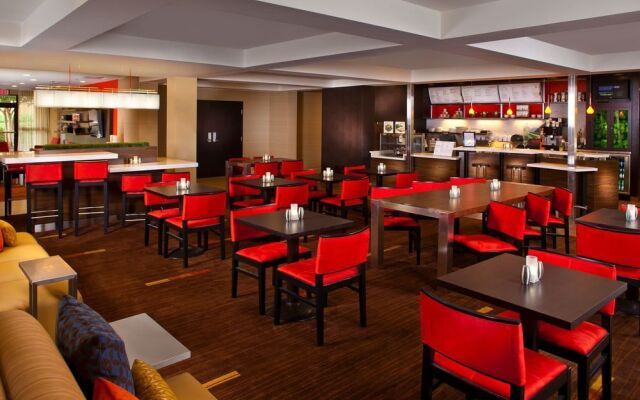 Courtyard Birmingham Colonnade/Grandview