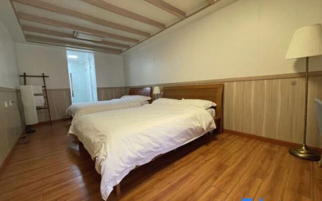 Qixia Hotel (Oriental Hospital Dongchang Road Subway Station)