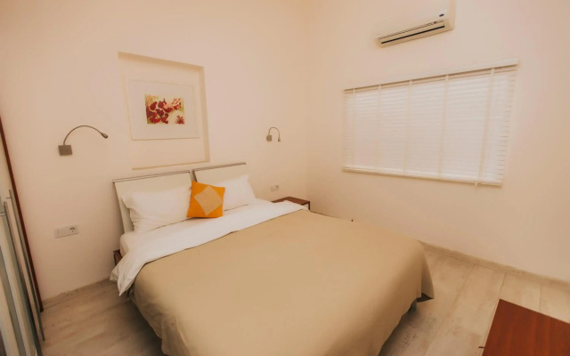 Dedeminn Marina Hotel