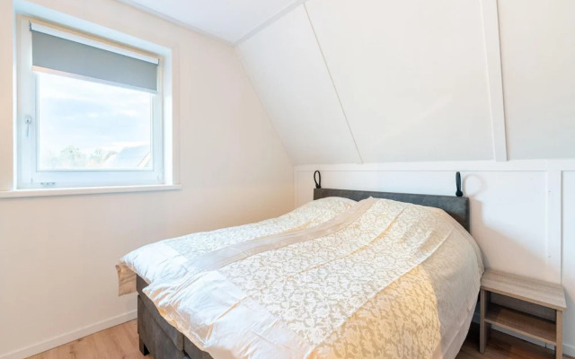 Modern Holiday Home in Scherpenisse With Sauna
