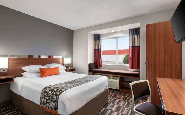 Microtel Inn & Suites by Wyndham Tifton
