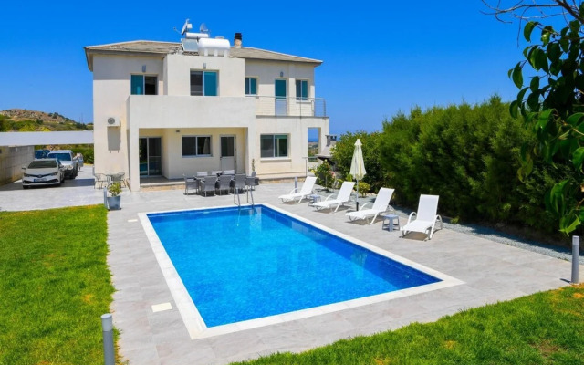 Villa In Paradise in Goudi