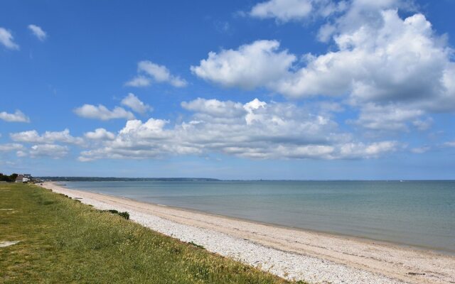 Stunning Holiday Home in Quinévilla Near Beach