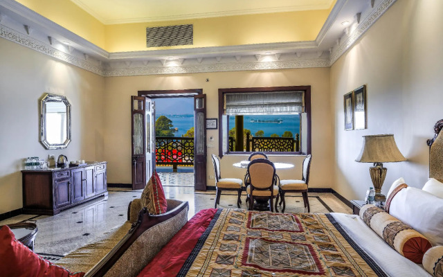 The Lalit Laxmi Vilas Palace