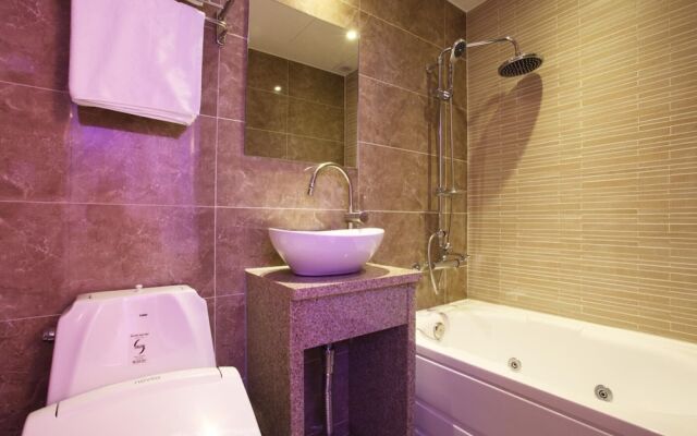 Suwon Hotel Como