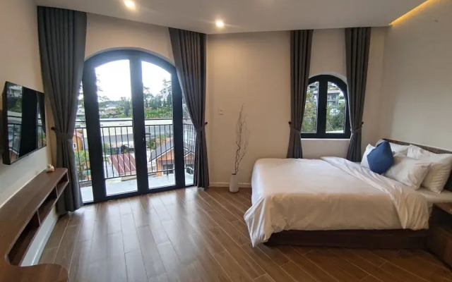 QR Hotel Dalat