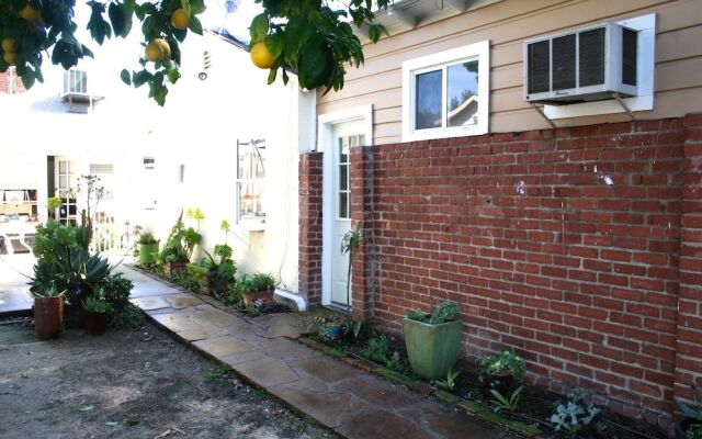 Private, quiet, and accommodating Guest House