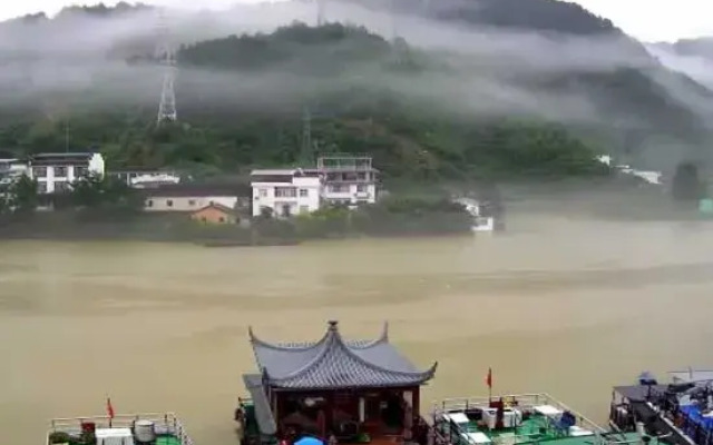 She County Shendu Town Gallery Home Homestay (Xin'anjiang Landscape Gallery Scenic Area)