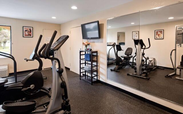 SureStay Hotel by Best Western East Brunswick