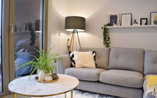 1 Bedroom Apartment Near London Fields Station